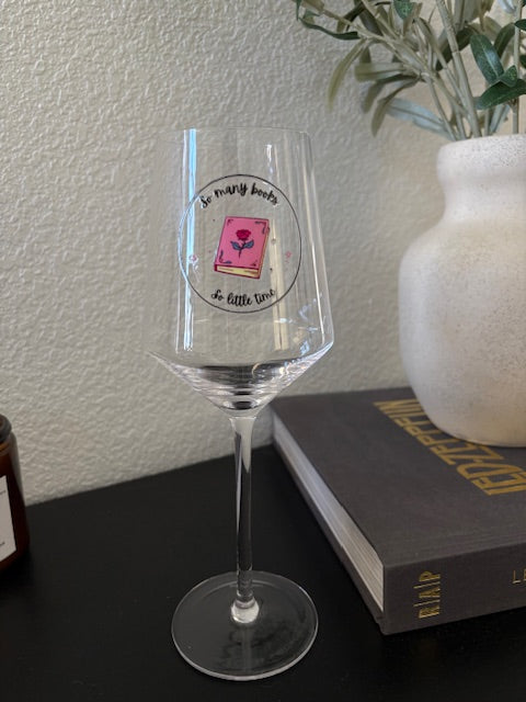 So Many Books Wine Glass